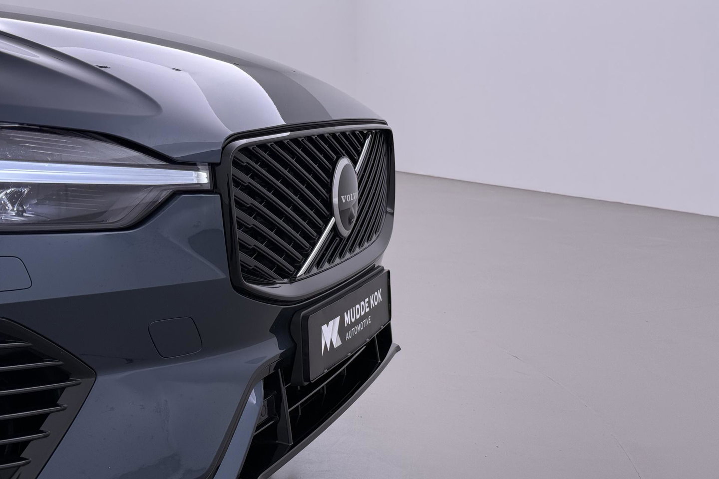 Volvo XC60 T8 Plus Dark | Harman/Kardon | Memory | BLIS | 360° Camera | Stoel+Stuurverwarming | ACC