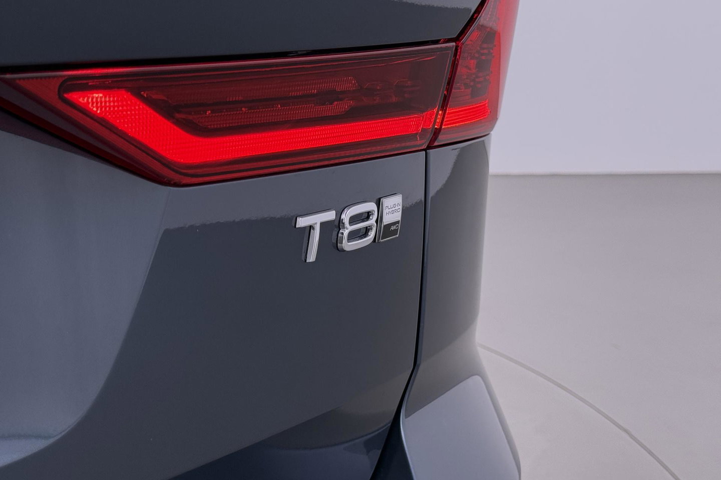 Volvo XC60 T8 Plus Dark | Harman/Kardon | Memory | BLIS | 360° Camera | Stoel+Stuurverwarming | ACC