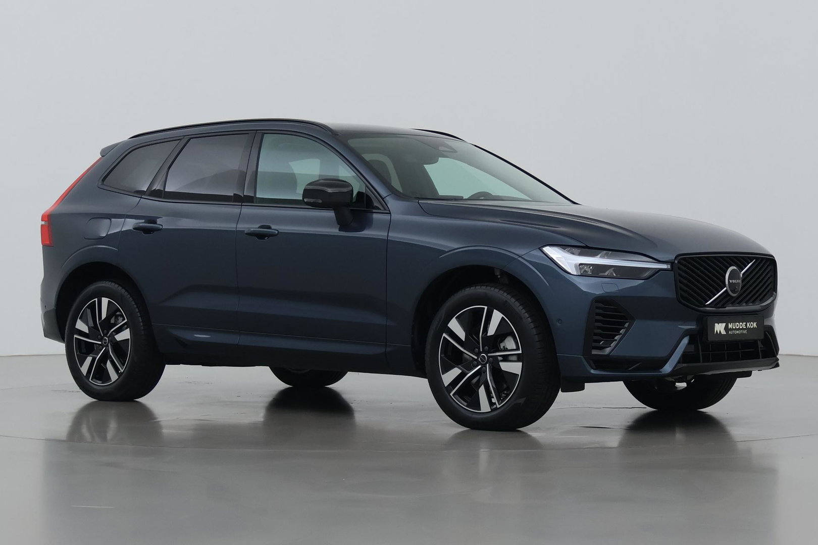 Volvo XC60 T8 Plus Dark | Harman/Kardon | Memory | BLIS | 360° Camera | Stoel+Stuurverwarming | ACC