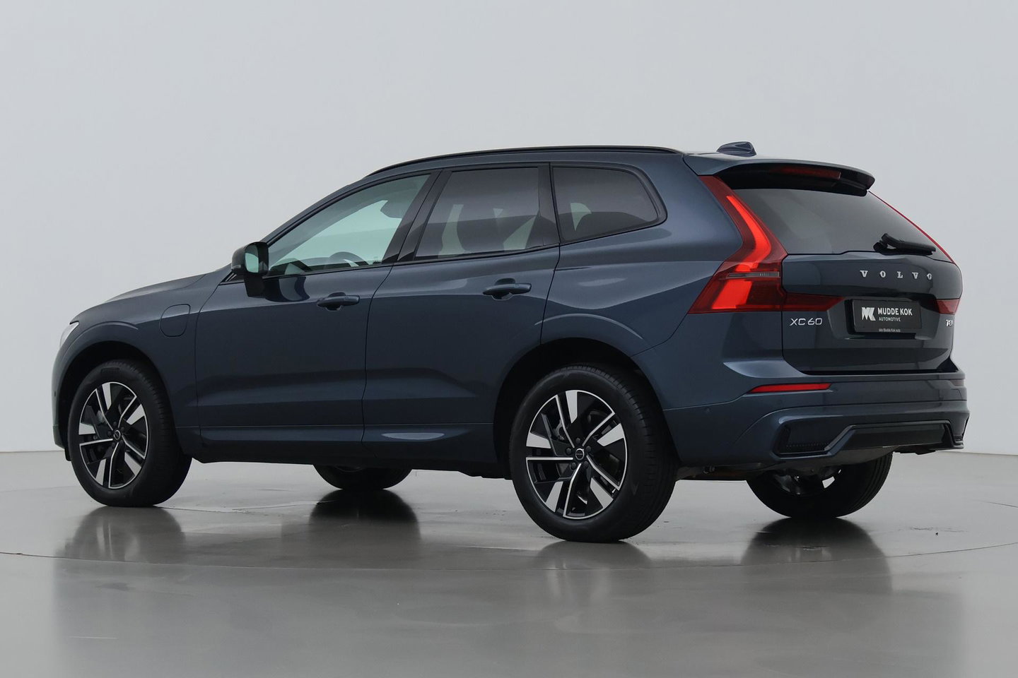 Volvo XC60 T8 Plus Dark | Harman/Kardon | Memory | BLIS | 360° Camera | Stoel+Stuurverwarming | ACC