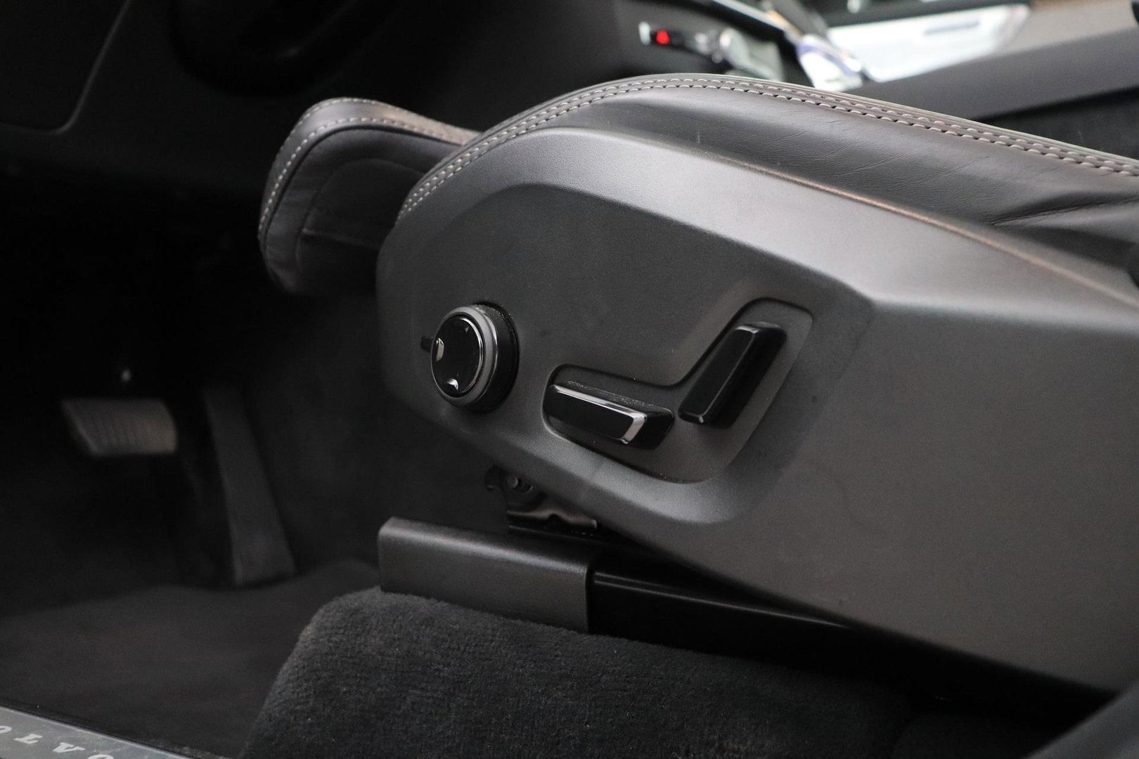 Volvo XC90 T8 Ultra Bright | Bowers&Wilkins | Stoelventilatie | Trekhaak | Panoramadak | 360° Camera | Massage | Head-Up | ACC