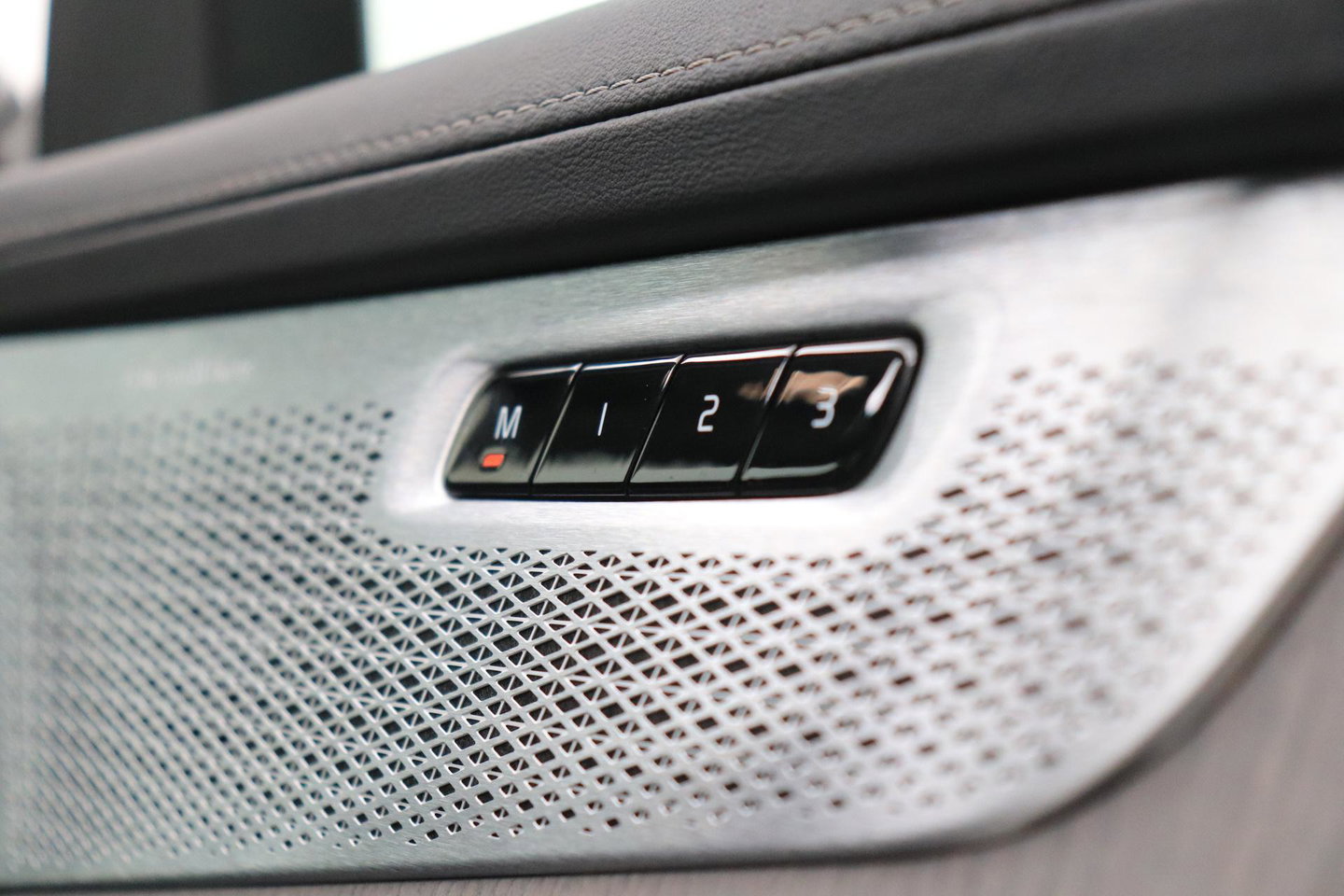 Volvo XC90 T8 Ultra Bright | Bowers&Wilkins | Stoelventilatie | Trekhaak | Panoramadak | 360° Camera | Massage | Head-Up | ACC
