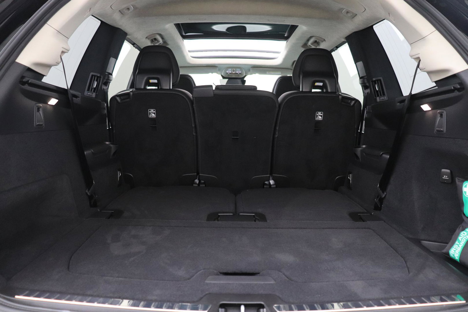 Volvo XC90 T8 Ultra Bright | Bowers&Wilkins | Stoelventilatie | Trekhaak | Panoramadak | 360° Camera | Massage | Head-Up | ACC