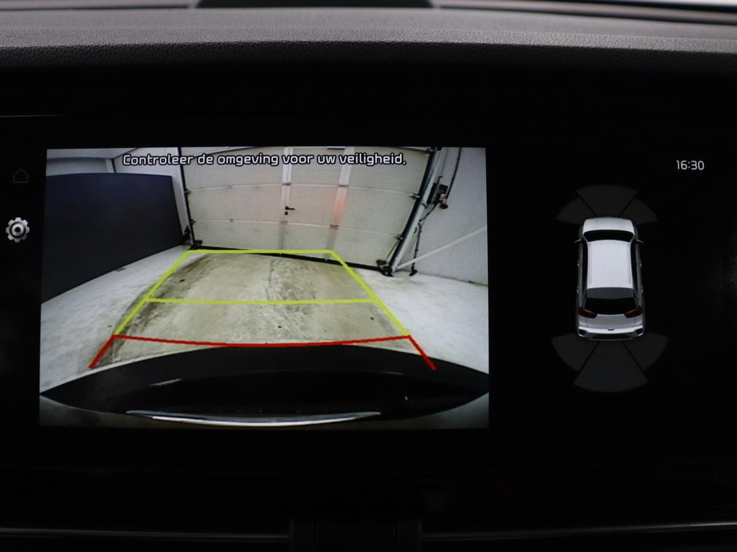 Kia e-Niro DynamicPlusLine 64 kWh | SOH 95,3% | Panoramadak | Half leder | Stuur/stoel verwarming | Adaptive cruise | Lane assist | Climate control | Carplay | Camera | Park assist | Full LED
