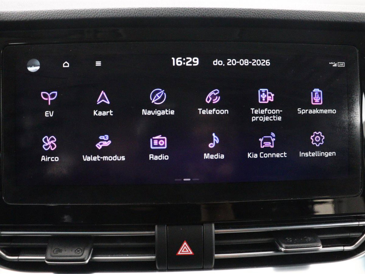 Kia e-Niro DynamicPlusLine 64 kWh | SOH 95,3% | Panoramadak | Half leder | Stuur/stoel verwarming | Adaptive cruise | Lane assist | Climate control | Carplay | Camera | Park assist | Full LED
