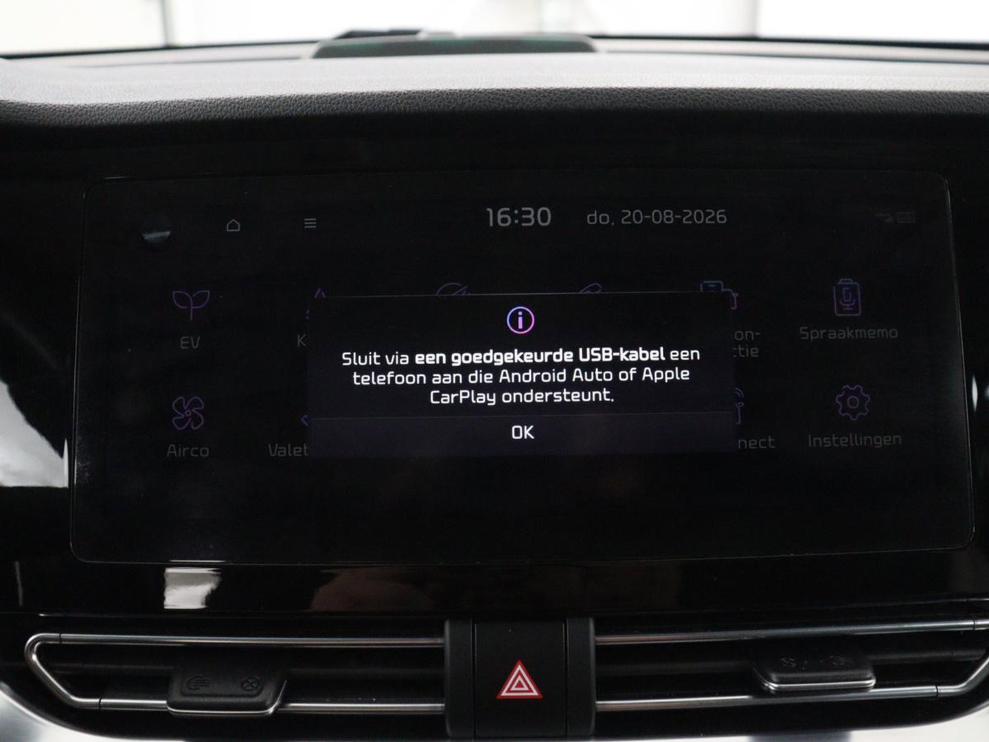 Kia e-Niro DynamicPlusLine 64 kWh | SOH 95,3% | Panoramadak | Half leder | Stuur/stoel verwarming | Adaptive cruise | Lane assist | Climate control | Carplay | Camera | Park assist | Full LED