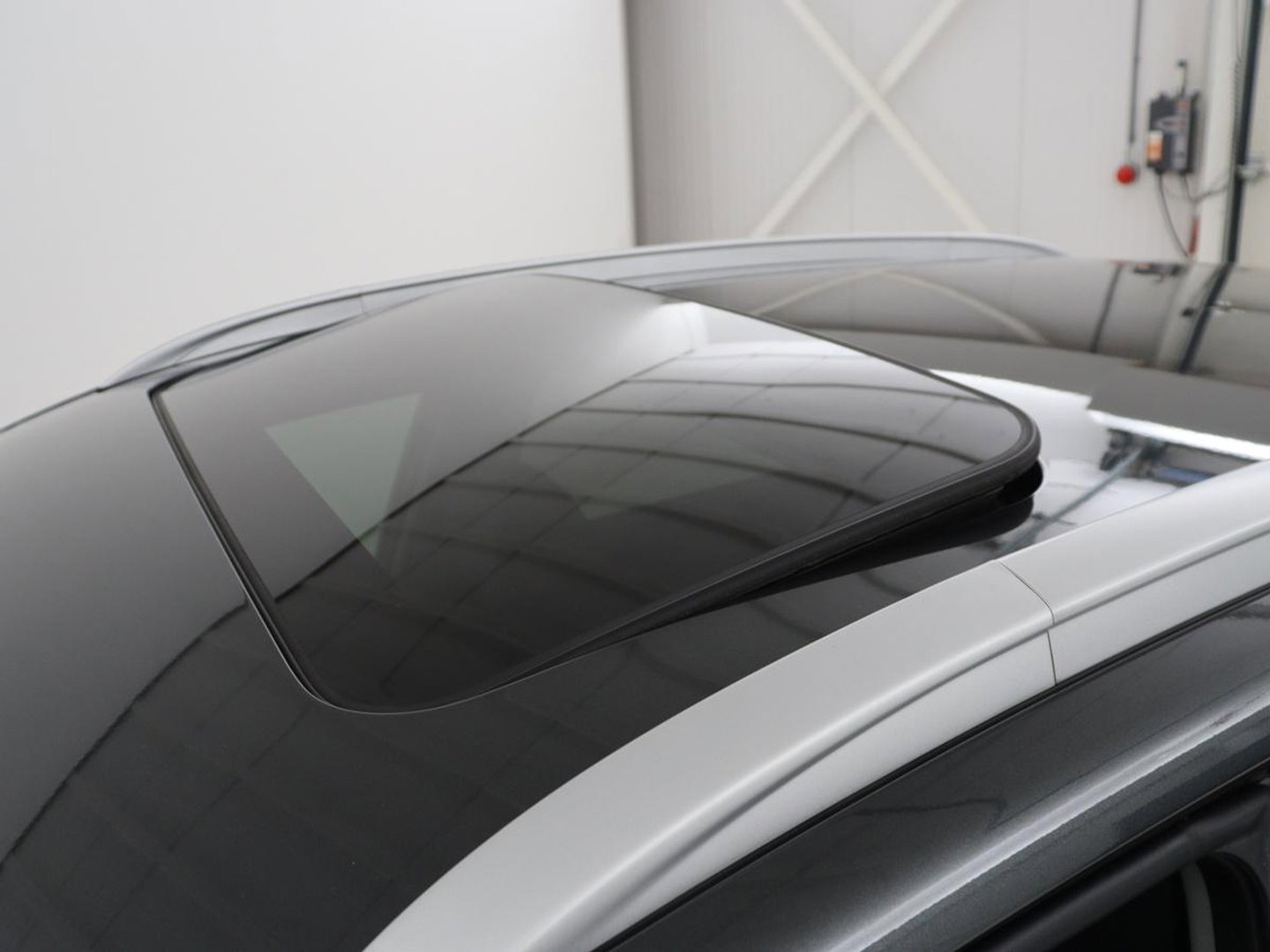 Kia e-Niro DynamicPlusLine 64 kWh | SOH 95,3% | Panoramadak | Half leder | Stuur/stoel verwarming | Adaptive cruise | Lane assist | Climate control | Carplay | Camera | Park assist | Full LED