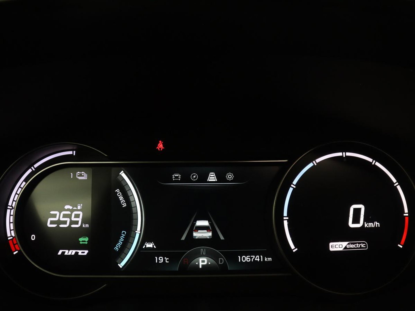 Kia e-Niro DynamicPlusLine 64 kWh | SOH 95,3% | Panoramadak | Half leder | Stuur/stoel verwarming | Adaptive cruise | Lane assist | Climate control | Carplay | Camera | Park assist | Full LED