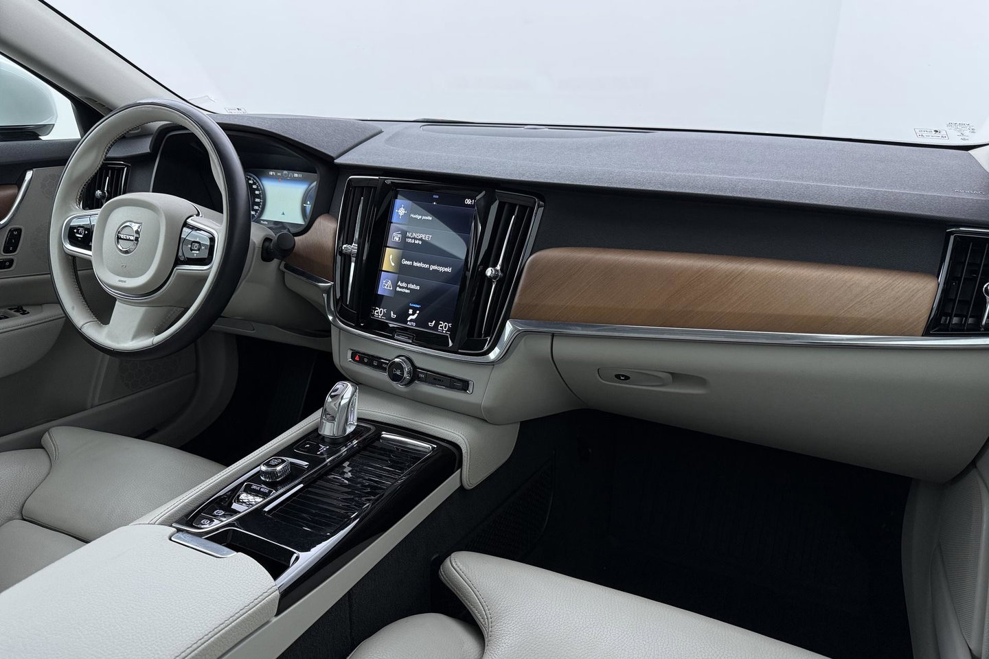 Volvo S90 T8 AWD Inscription | ACC | Schuifdak | Trekhaak | BLIS | Standkachel | Camera | Stoel+Stuurverwarming | 19 Inch