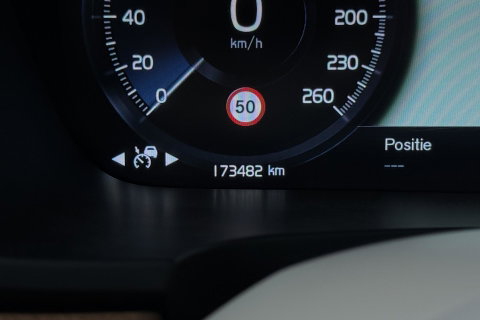 Volvo S90 T8 AWD Inscription | ACC | Schuifdak | Trekhaak | BLIS | Standkachel | Camera | Stoel+Stuurverwarming | 19 Inch