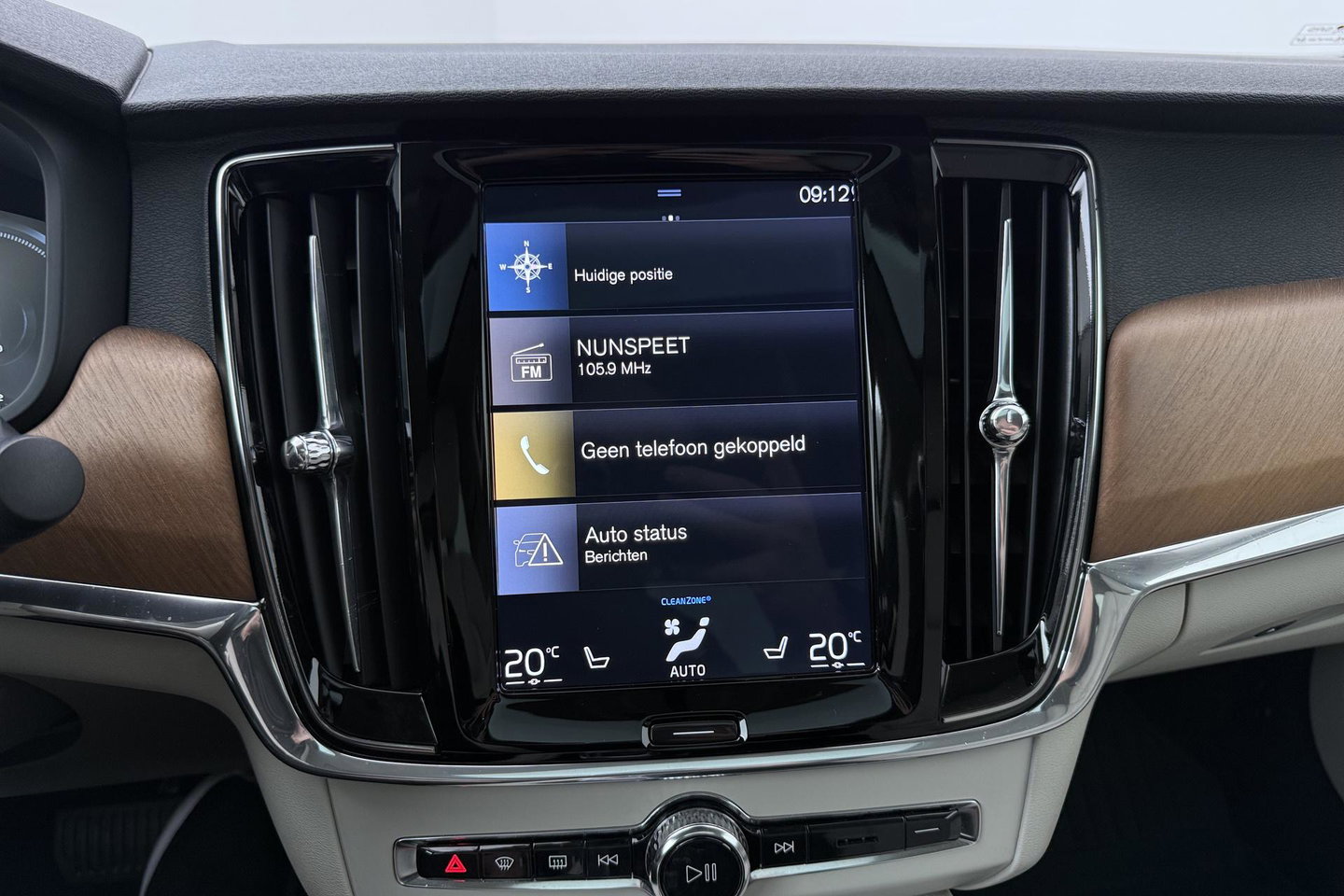 Volvo S90 T8 AWD Inscription | ACC | Schuifdak | Trekhaak | BLIS | Standkachel | Camera | Stoel+Stuurverwarming | 19 Inch