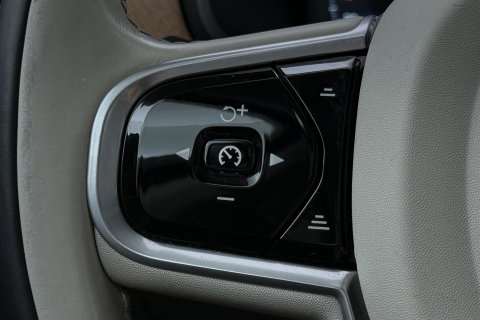 Volvo S90 T8 AWD Inscription | ACC | Schuifdak | Trekhaak | BLIS | Standkachel | Camera | Stoel+Stuurverwarming | 19 Inch