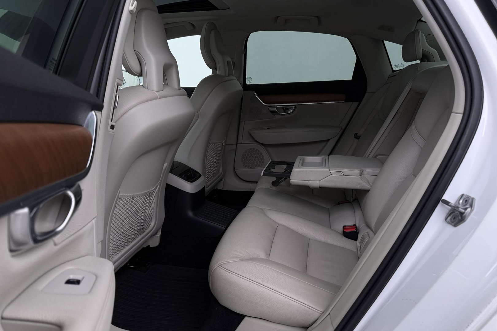 Volvo S90 T8 AWD Inscription | ACC | Schuifdak | Trekhaak | BLIS | Standkachel | Camera | Stoel+Stuurverwarming | 19 Inch