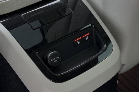 Volvo S90 T8 AWD Inscription | ACC | Schuifdak | Trekhaak | BLIS | Standkachel | Camera | Stoel+Stuurverwarming | 19 Inch