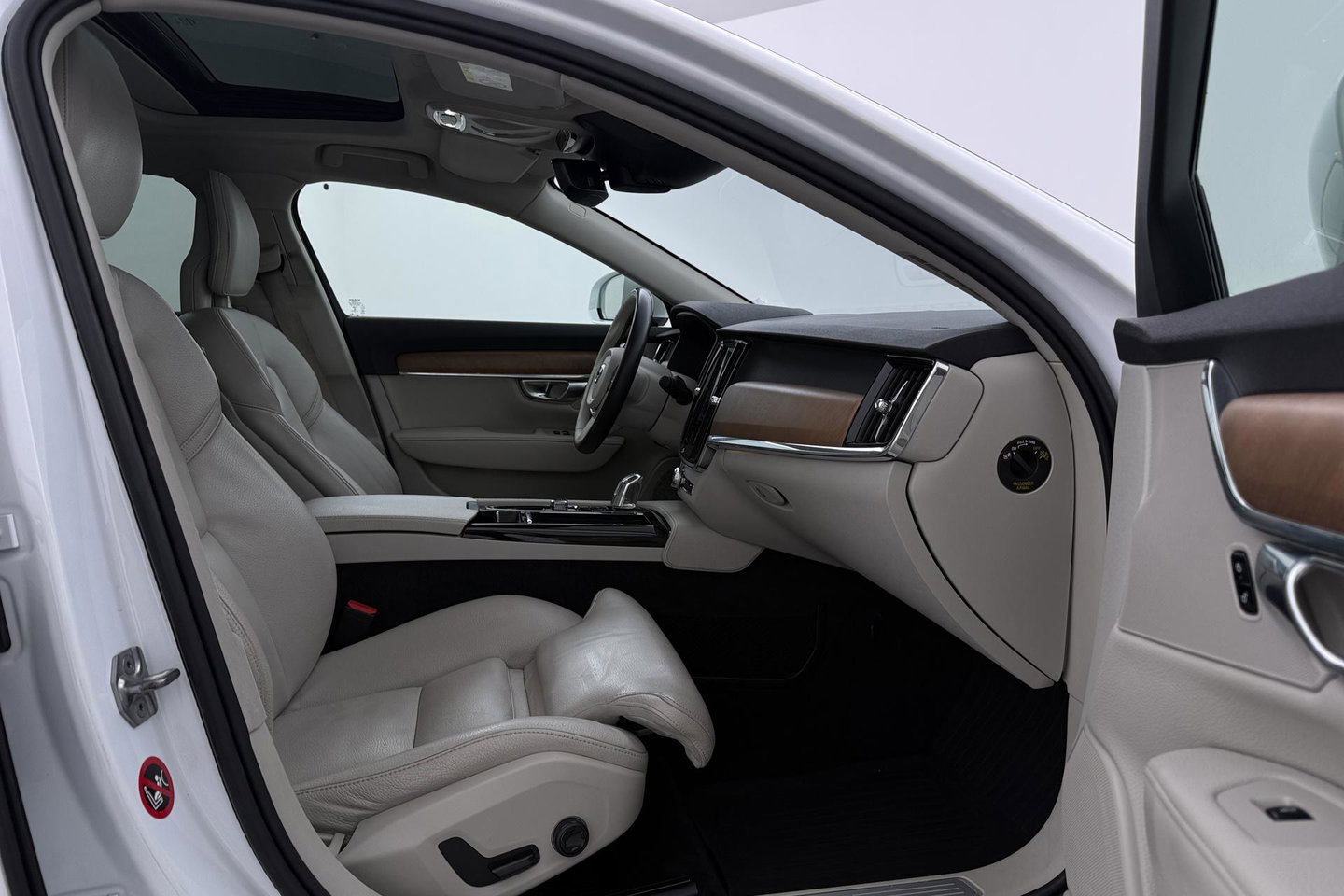 Volvo S90 T8 AWD Inscription | ACC | Schuifdak | Trekhaak | BLIS | Standkachel | Camera | Stoel+Stuurverwarming | 19 Inch