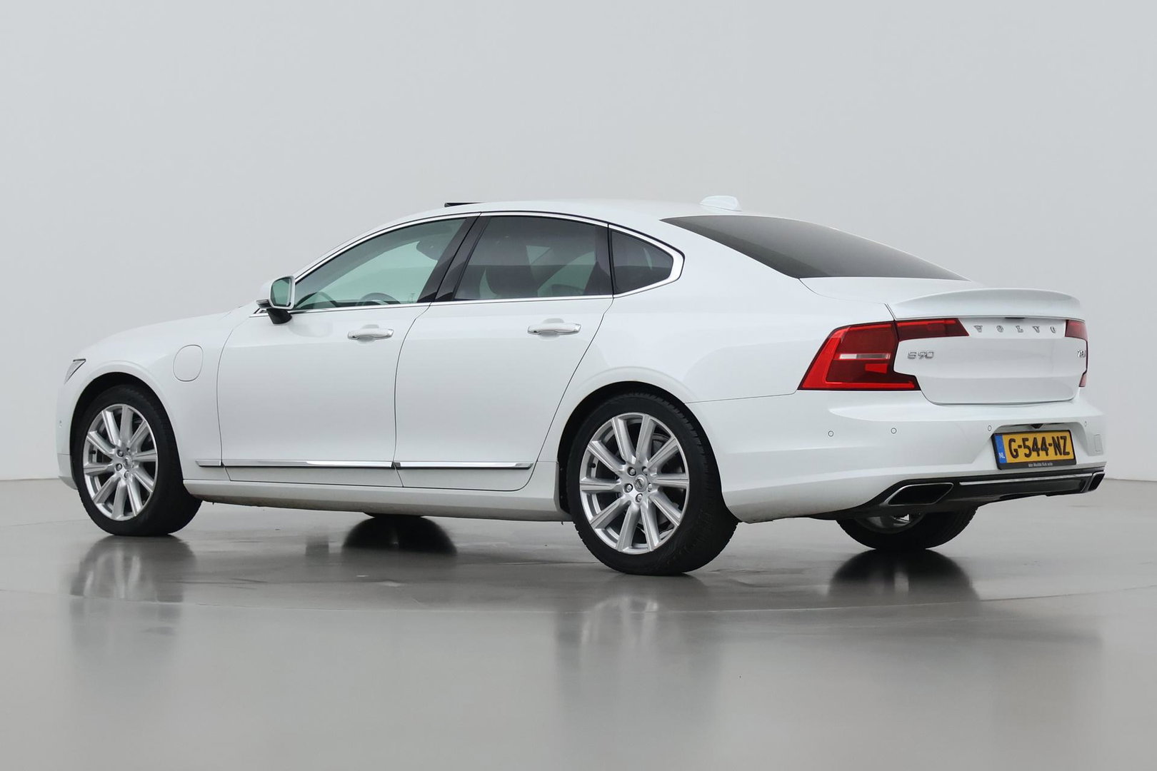 Volvo S90 T8 AWD Inscription | ACC | Schuifdak | Trekhaak | BLIS | Standkachel | Camera | Stoel+Stuurverwarming | 19 Inch