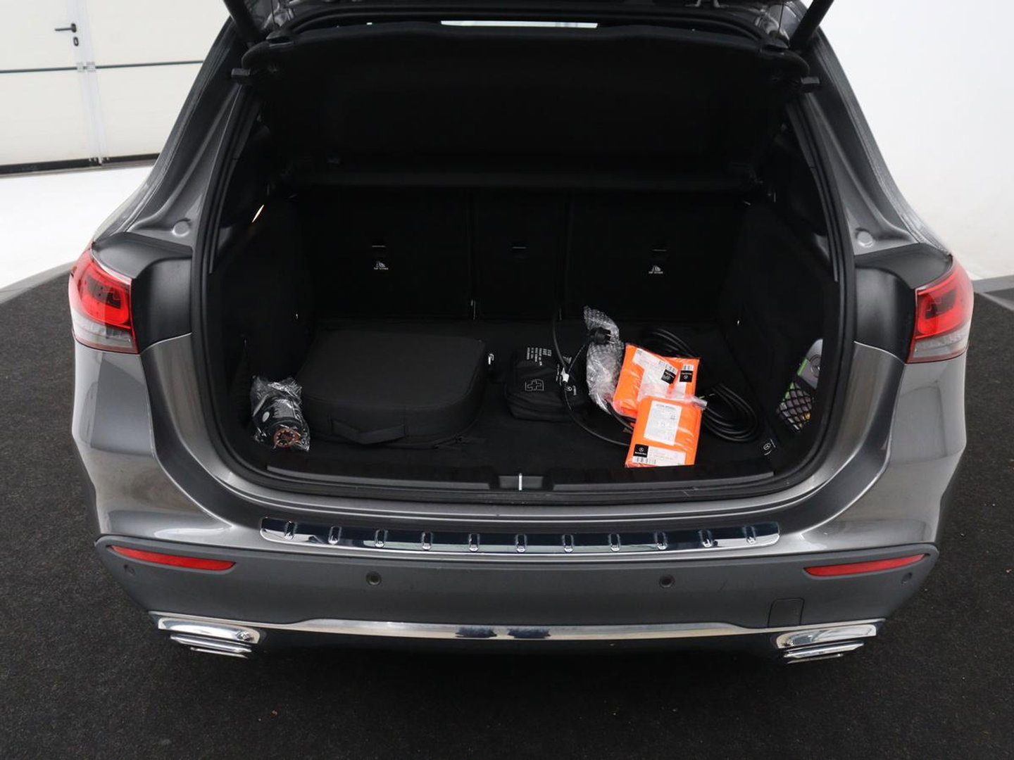 Mercedes-Benz GLA 250 e Luxury Line | SOH 92,9% | Half leder | Memory | Stoelverwarming | Adaptive cruise | Sfeerverlichting | Carplay | Camera | Park assist | Elektrische achterklep | Keyless