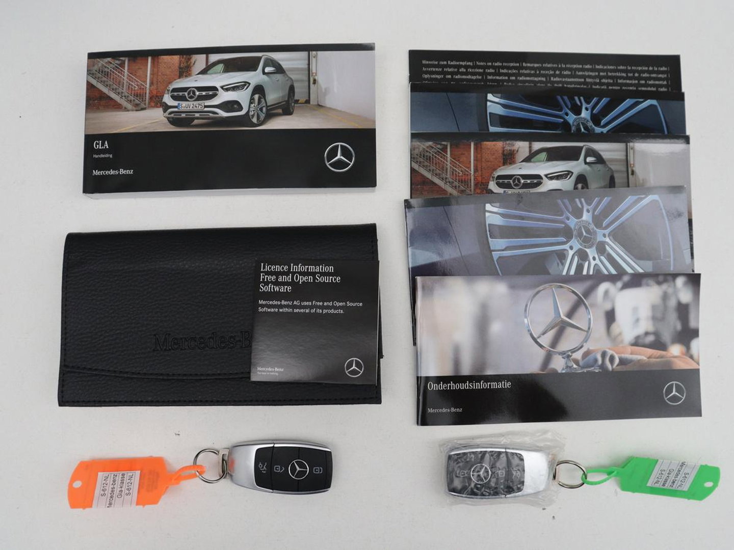 Mercedes-Benz GLA 250 e Luxury Line | SOH 92,9% | Half leder | Memory | Stoelverwarming | Adaptive cruise | Sfeerverlichting | Carplay | Camera | Park assist | Elektrische achterklep | Keyless