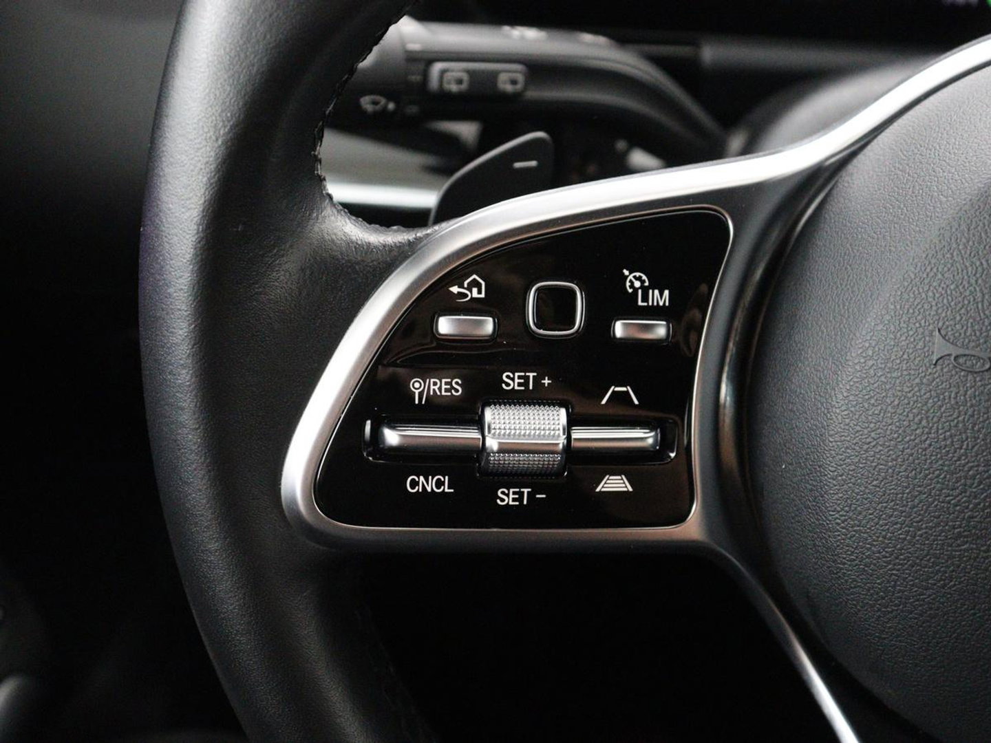 Mercedes-Benz GLA 250 e Luxury Line | SOH 92,9% | Half leder | Memory | Stoelverwarming | Adaptive cruise | Sfeerverlichting | Carplay | Camera | Park assist | Elektrische achterklep | Keyless