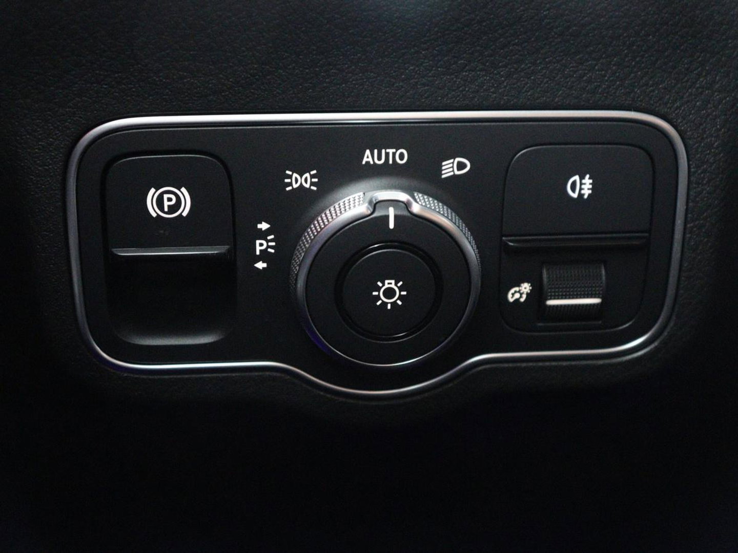 Mercedes-Benz GLA 250 e Luxury Line | SOH 92,9% | Half leder | Memory | Stoelverwarming | Adaptive cruise | Sfeerverlichting | Carplay | Camera | Park assist | Elektrische achterklep | Keyless