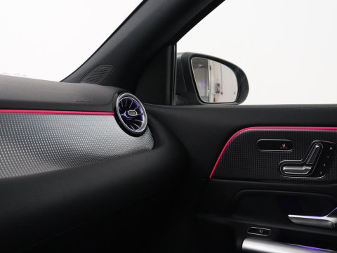 Mercedes-Benz GLA 250 e Luxury Line | SOH 92,9% | Half leder | Memory | Stoelverwarming | Adaptive cruise | Sfeerverlichting | Carplay | Camera | Park assist | Elektrische achterklep | Keyless