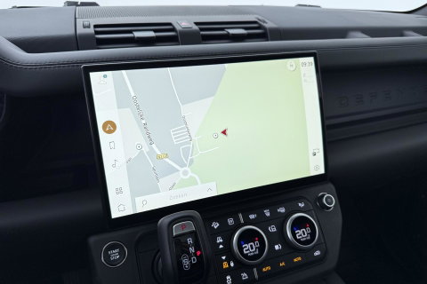 Land Rover Defender 110 P300e X-Dynamic HSE | Luchtvering | Stoelventilatie | Trekhaak | 360° Camera | Meridian | Stoel+Stuurverwarming | ACC