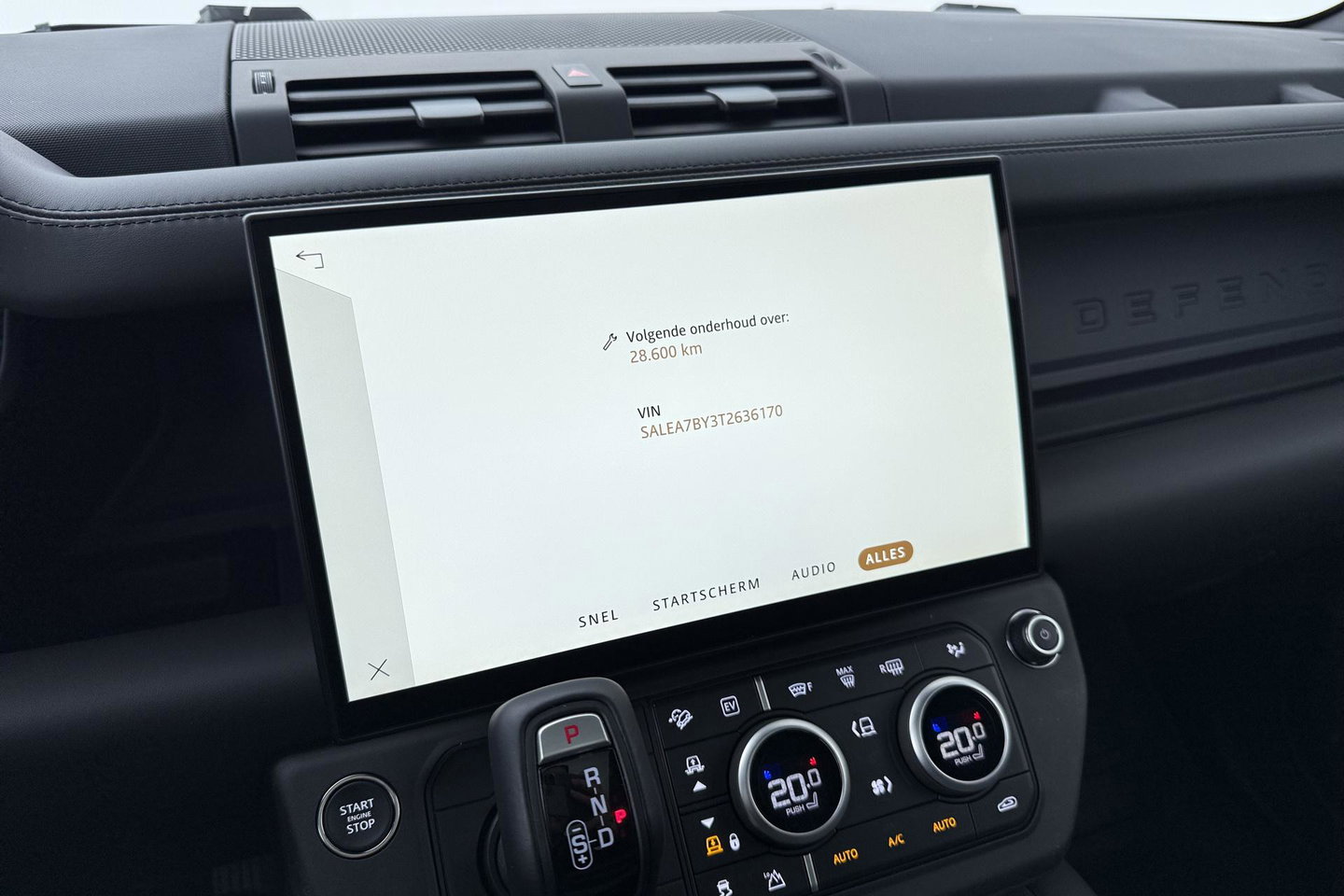 Land Rover Defender 110 P300e X-Dynamic HSE | Luchtvering | Stoelventilatie | Trekhaak | 360° Camera | Meridian | Stoel+Stuurverwarming | ACC