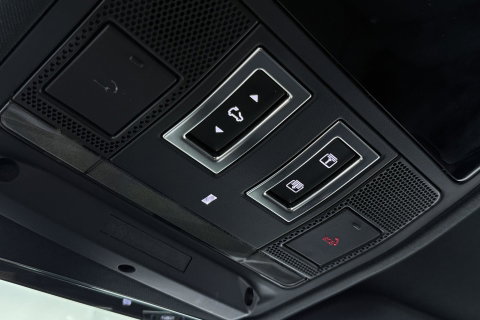Land Rover Defender 110 P300e X-Dynamic HSE | Luchtvering | Stoelventilatie | Trekhaak | 360° Camera | Meridian | Stoel+Stuurverwarming | ACC