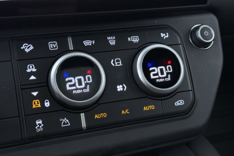 Land Rover Defender 110 P300e X-Dynamic HSE | Luchtvering | Stoelventilatie | Trekhaak | 360° Camera | Meridian | Stoel+Stuurverwarming | ACC
