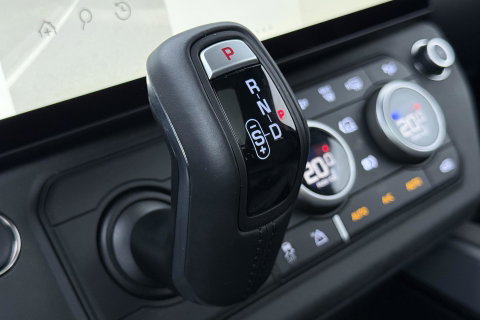 Land Rover Defender 110 P300e X-Dynamic HSE | Luchtvering | Stoelventilatie | Trekhaak | 360° Camera | Meridian | Stoel+Stuurverwarming | ACC