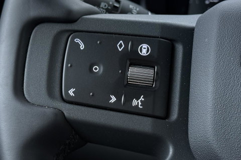 Land Rover Defender 110 P300e X-Dynamic HSE | Luchtvering | Stoelventilatie | Trekhaak | 360° Camera | Meridian | Stoel+Stuurverwarming | ACC