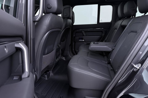 Land Rover Defender 110 P300e X-Dynamic HSE | Luchtvering | Stoelventilatie | Trekhaak | 360° Camera | Meridian | Stoel+Stuurverwarming | ACC