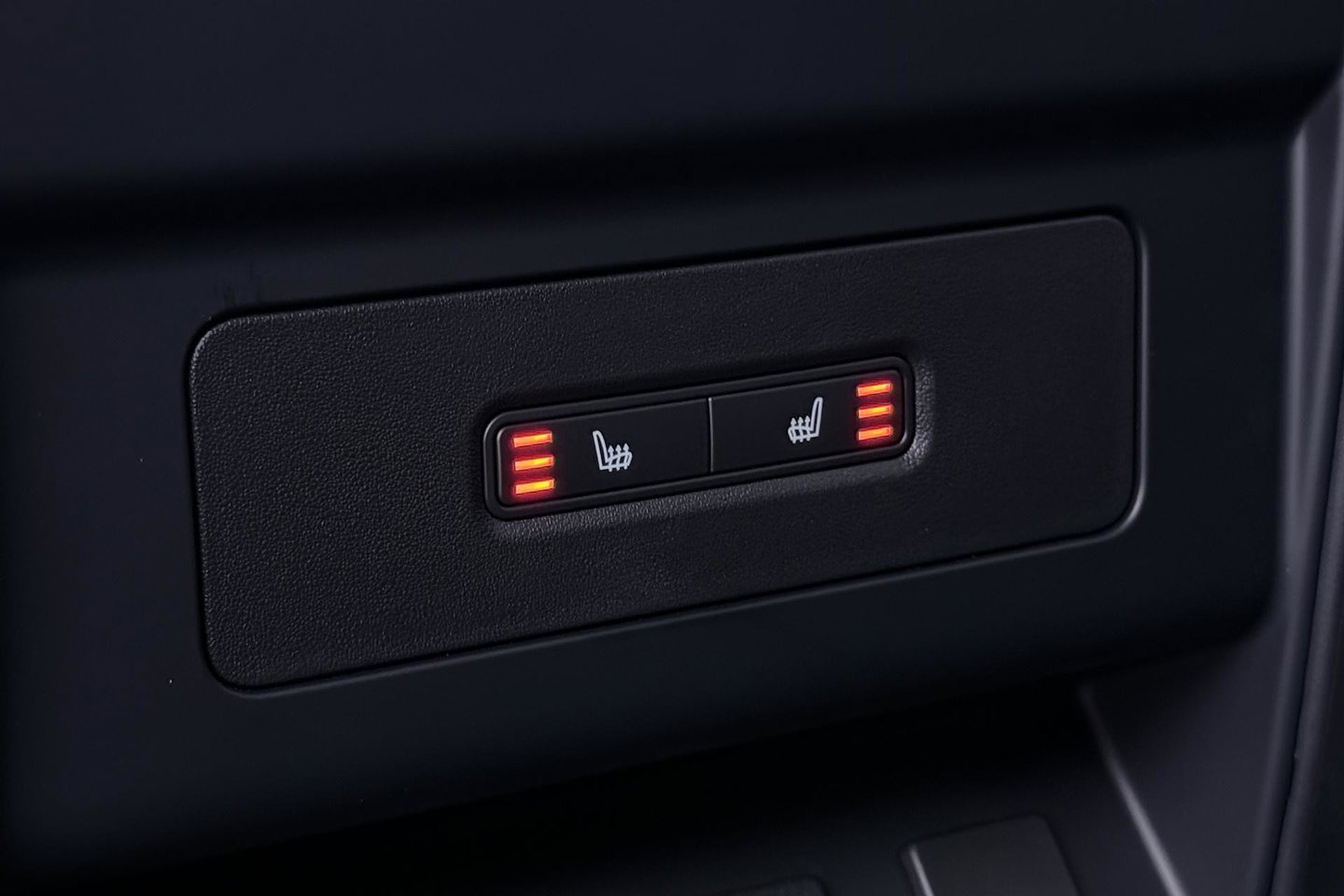 Land Rover Defender 110 P300e X-Dynamic HSE | Luchtvering | Stoelventilatie | Trekhaak | 360° Camera | Meridian | Stoel+Stuurverwarming | ACC