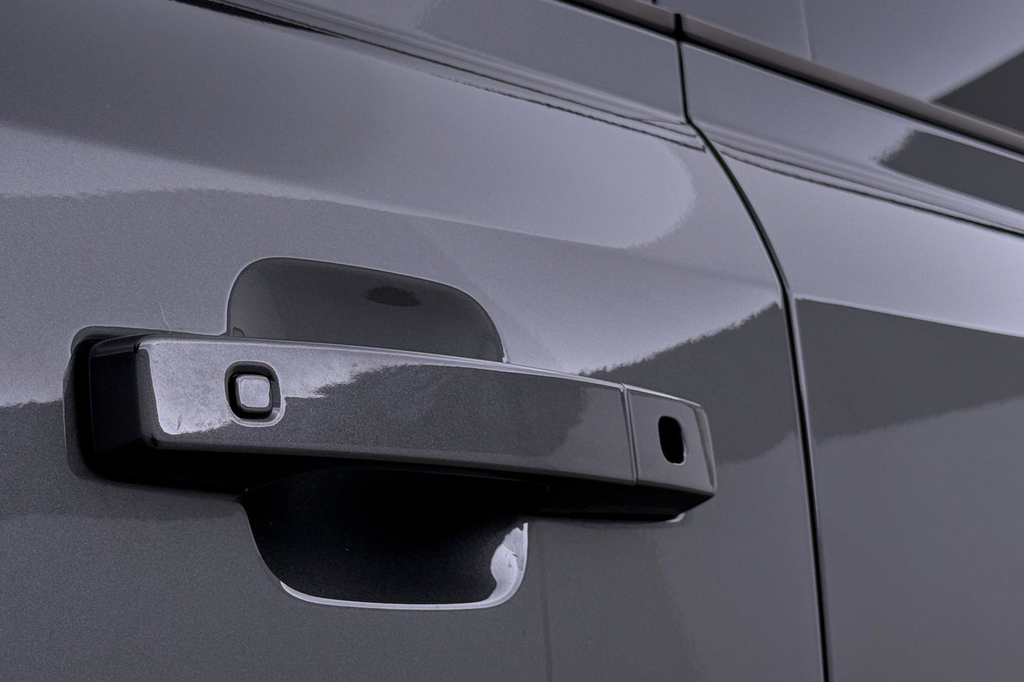 Land Rover Defender 110 P300e X-Dynamic HSE | Luchtvering | Stoelventilatie | Trekhaak | 360° Camera | Meridian | Stoel+Stuurverwarming | ACC