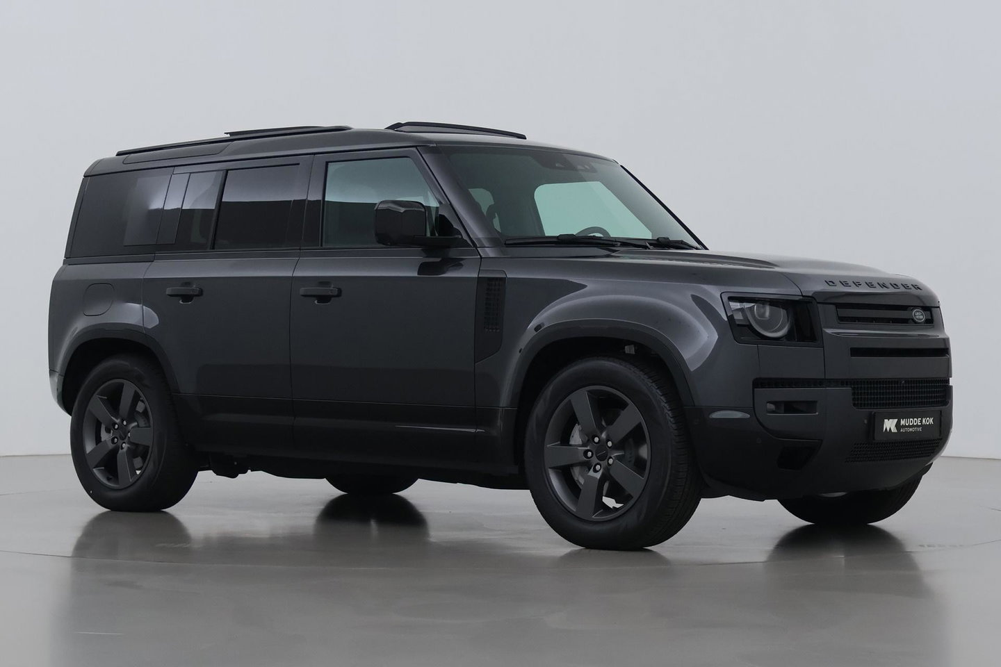 Land Rover Defender 110 P300e X-Dynamic HSE | Luchtvering | Stoelventilatie | Trekhaak | 360° Camera | Meridian | Stoel+Stuurverwarming | ACC