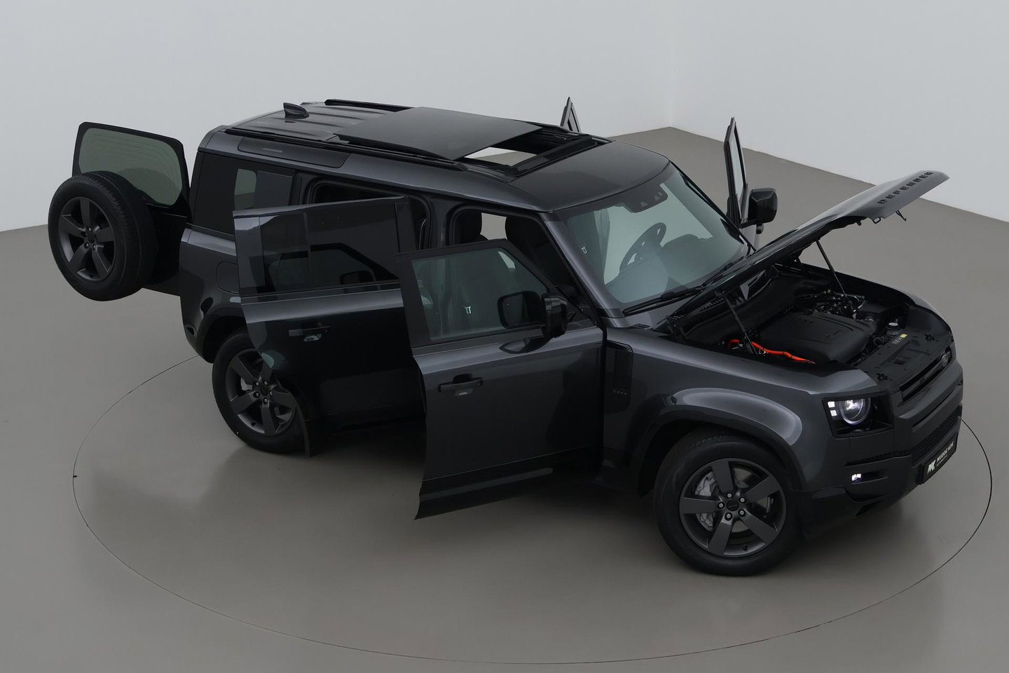 Land Rover Defender 110 P300e X-Dynamic HSE | Luchtvering | Stoelventilatie | Trekhaak | 360° Camera | Meridian | Stoel+Stuurverwarming | ACC