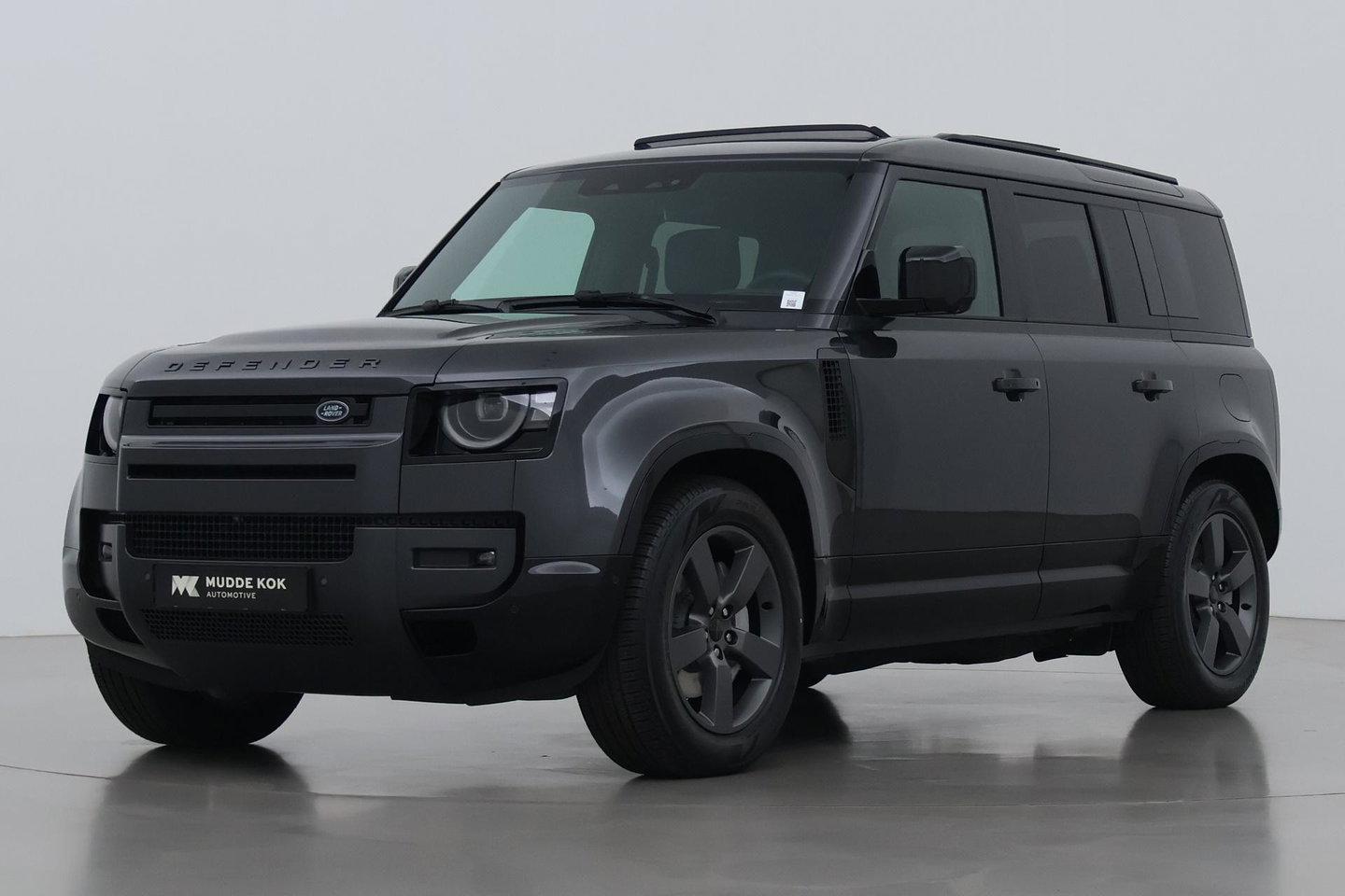 Land Rover Defender 110 P300e X-Dynamic HSE | Luchtvering | Stoelventilatie | Trekhaak | 360° Camera | Meridian | Stoel+Stuurverwarming | ACC