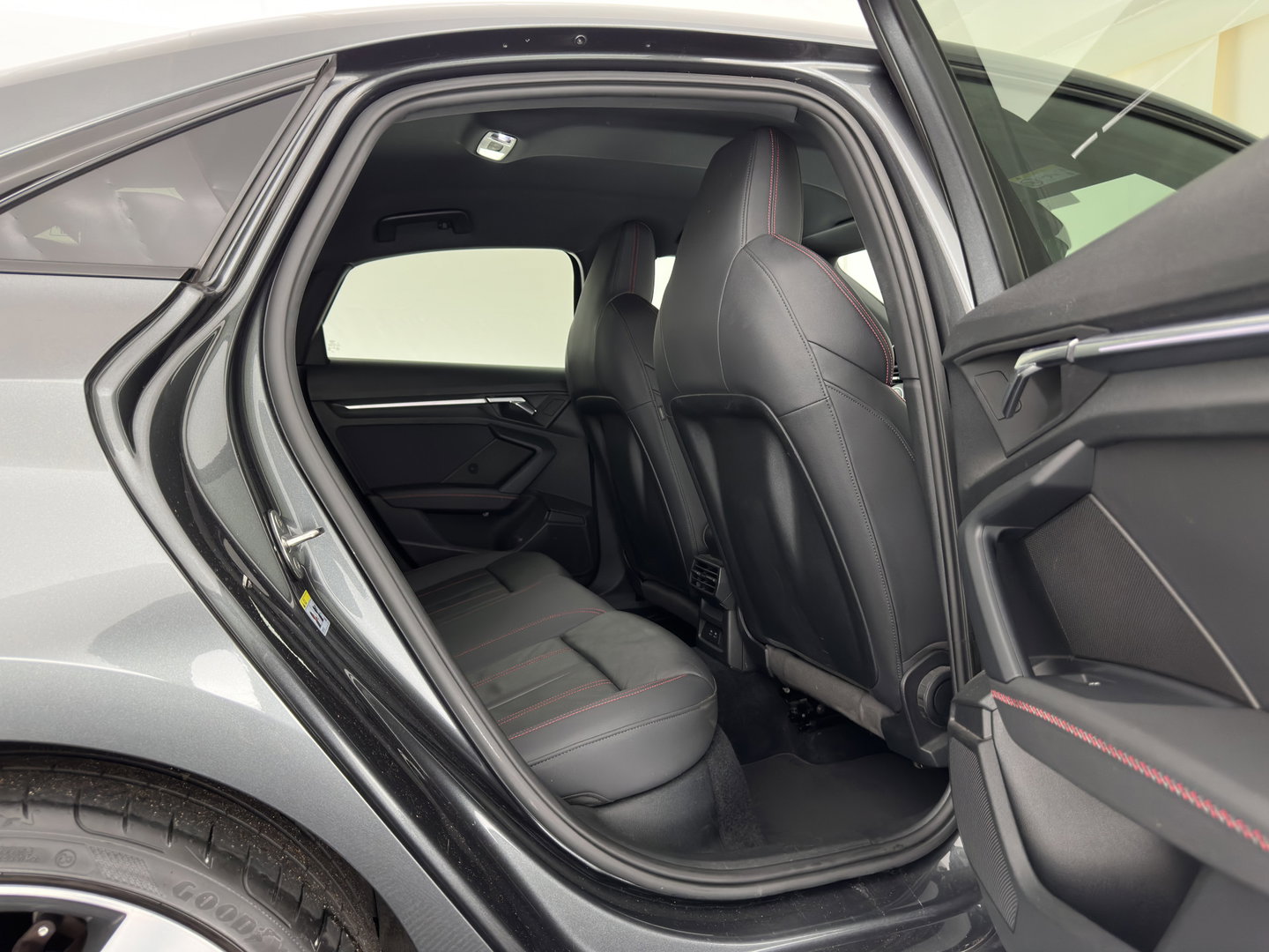 Audi A3 Limousine 30 TFSI S edition S-Line (INCL.BTW) Aut. *LEATHER | MATRIX-LED | HEATED-SPORTSEATS | ADAPTIVE-CRUISE | CAMERA | DIGI-COCKPIT | NAVI-FULLMAP | PRIVACY-GLASS | AMBIENT-LIGHT | SHIFT-PADDLES | ECC | PDC | 18''ALU*