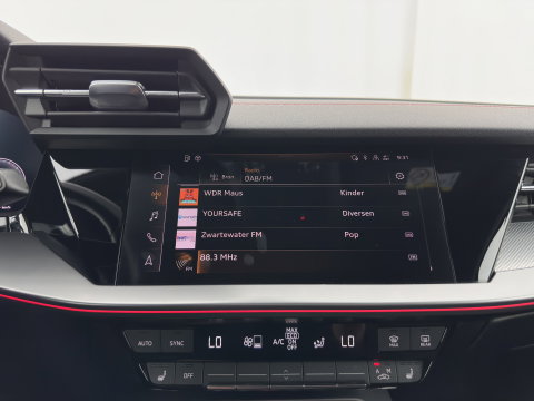 Audi A3 Limousine 30 TFSI S edition S-Line (INCL.BTW) Aut. *LEATHER | MATRIX-LED | HEATED-SPORTSEATS | ADAPTIVE-CRUISE | CAMERA | DIGI-COCKPIT | NAVI-FULLMAP | PRIVACY-GLASS | AMBIENT-LIGHT | SHIFT-PADDLES | ECC | PDC | 18''ALU*