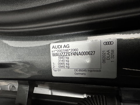 Audi A3 Limousine 30 TFSI S edition S-Line (INCL.BTW) Aut. *LEATHER | MATRIX-LED | HEATED-SPORTSEATS | ADAPTIVE-CRUISE | CAMERA | DIGI-COCKPIT | NAVI-FULLMAP | PRIVACY-GLASS | AMBIENT-LIGHT | SHIFT-PADDLES | ECC | PDC | 18''ALU*