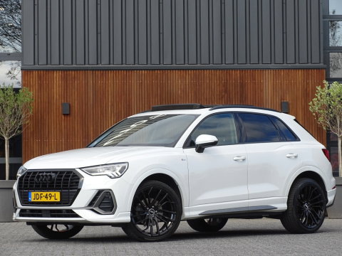 Audi Q3 35 TFSI 150pk/ S-line / 20"/ Matrix / Panorama dak