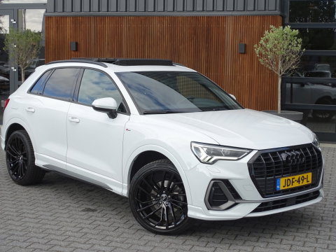 Audi Q3 35 TFSI 150pk/ S-line / 20"/ Matrix / Panorama dak