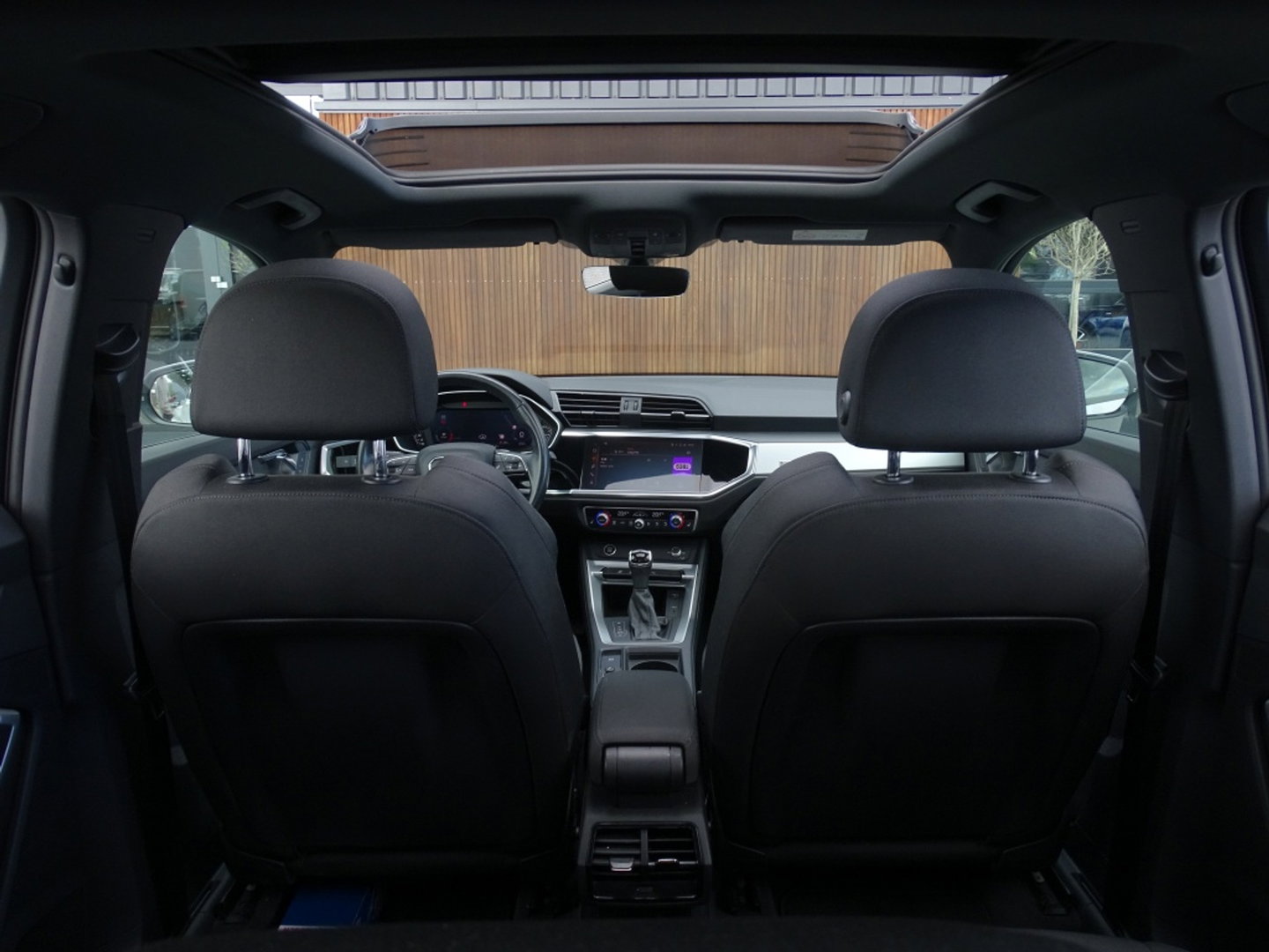 Audi Q3 35 TFSI 150pk/ S-line / 20"/ Matrix / Panorama dak