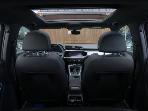 Audi Q3 35 TFSI 150pk/ S-line / 20"/ Matrix / Panorama dak