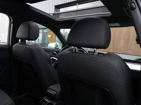 Audi Q3 35 TFSI 150pk/ S-line / 20"/ Matrix / Panorama dak
