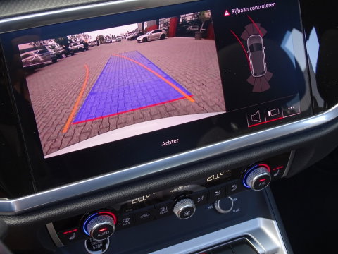 Audi Q3 35 TFSI 150pk/ S-line / 20"/ Matrix / Panorama dak