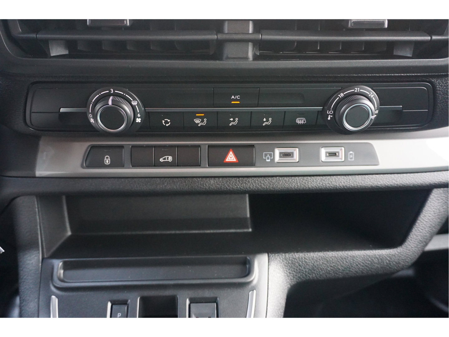 Citroën Jumpy 2.0D 180PK EAT8 Automaat L3H1 BPM VRIJ!! Navi, Camera, Airco, 2x Schuifdeur!! Nr. 710