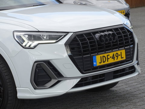 Audi Q3 35 TFSI 150pk/ S-line / 20"/ Matrix / Panorama dak