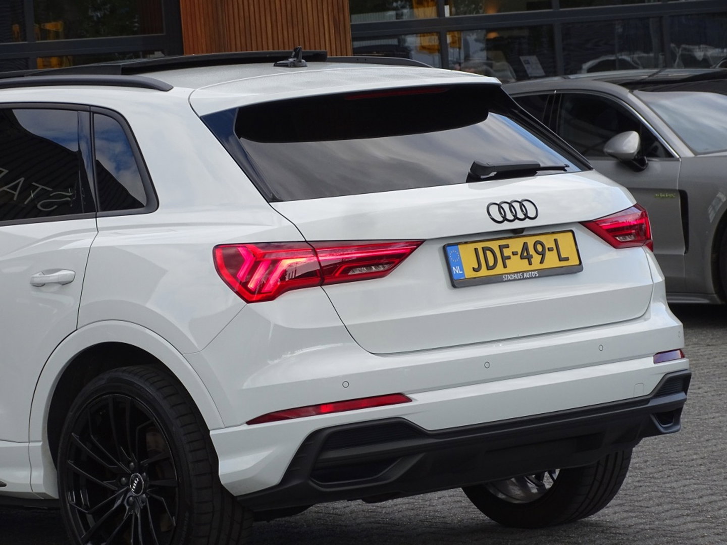 Audi Q3 35 TFSI 150pk/ S-line / 20"/ Matrix / Panorama dak