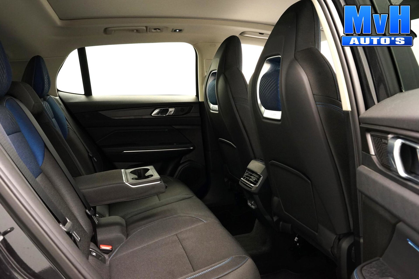 Lynk & Co 01 1.5 PHEV|262PK|LUXE|360°CAM|PANO|SOH.93%